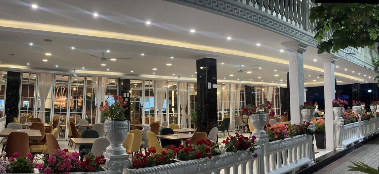 Ujvara Hotel Golem (Tirana)