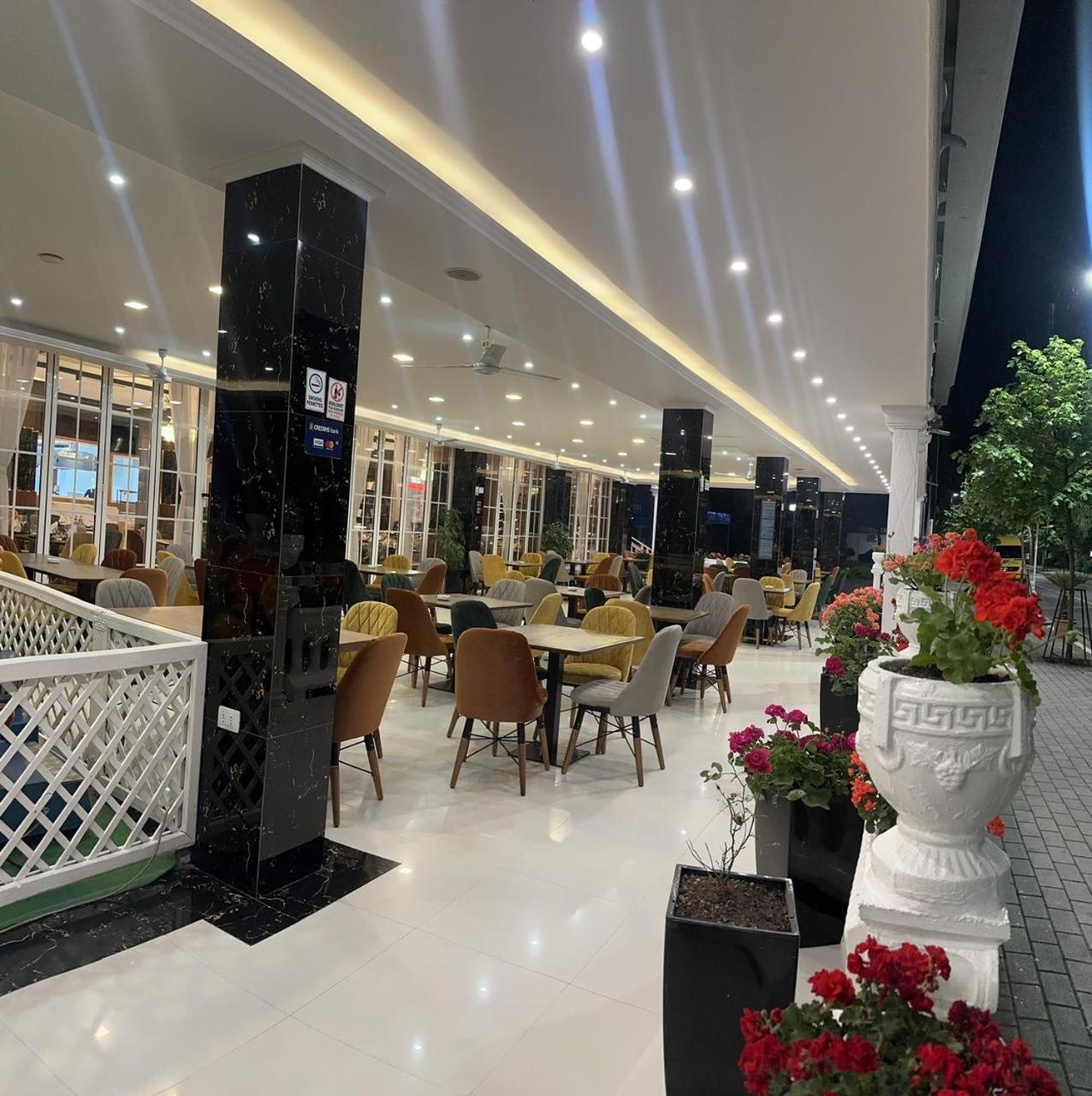 Ujvara Hotel 4*