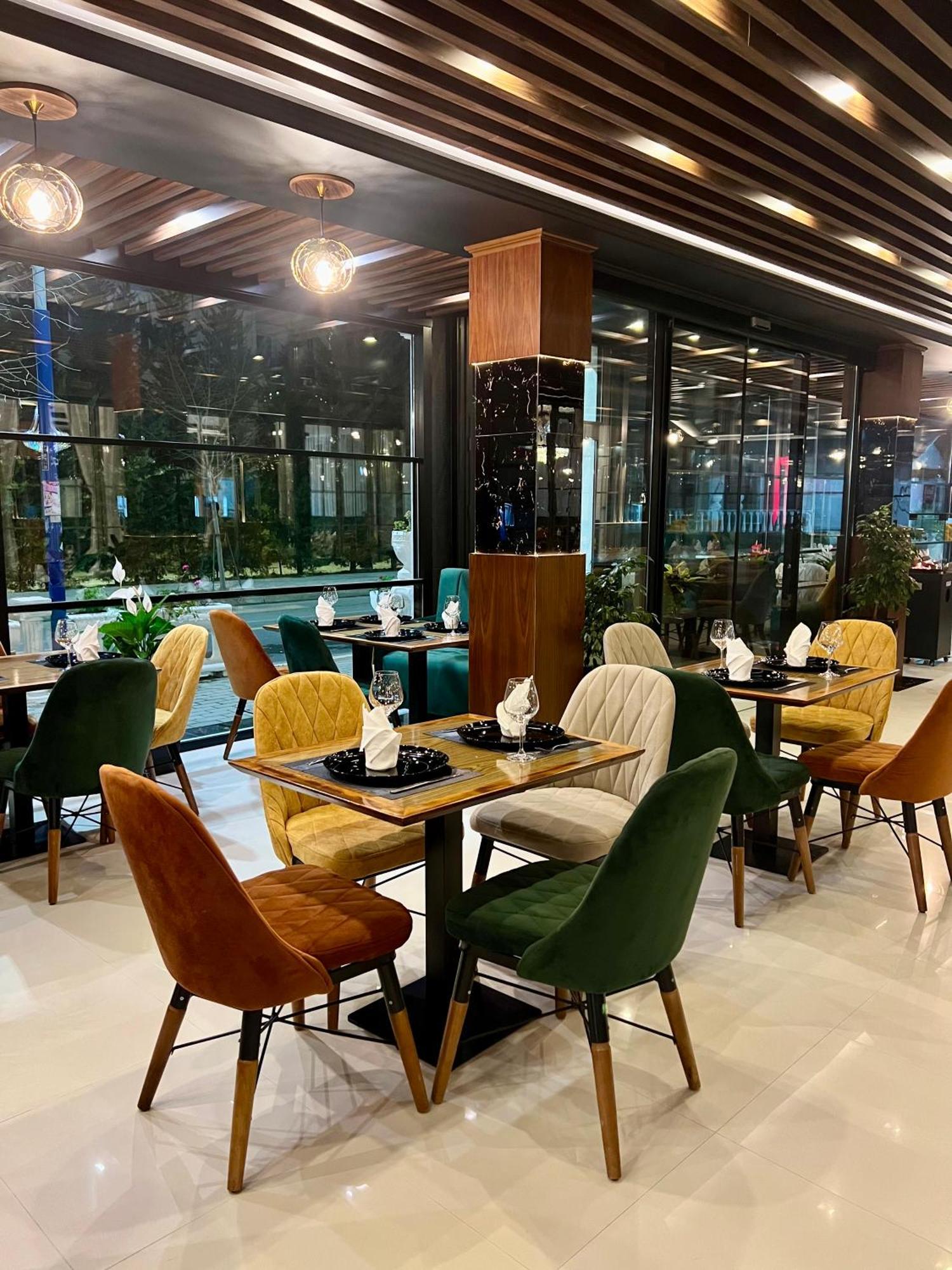 Ujvara Hotel